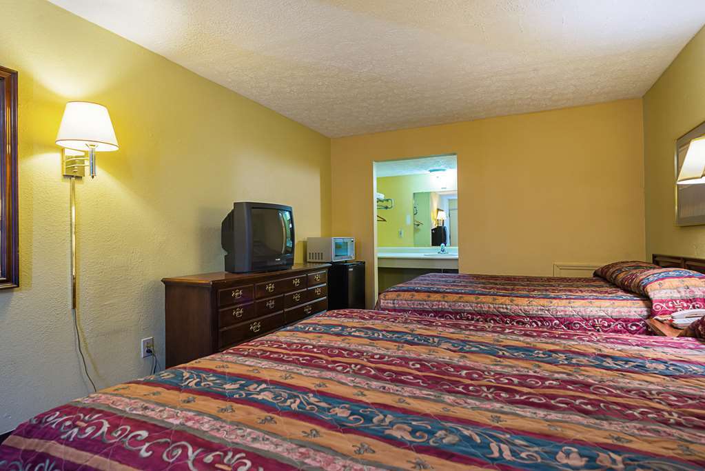 Relax Inn By Oyo Columbus Oh I 70 Room photo